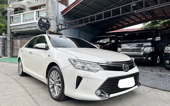 Pearl White Toyota Camry 2018 for sale in Bacoor-1