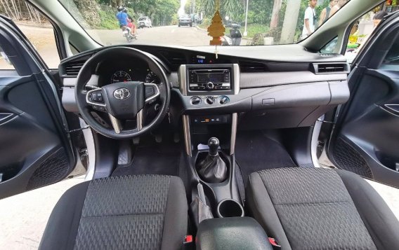 Selling White Toyota Innova 2019 in Antipolo-7