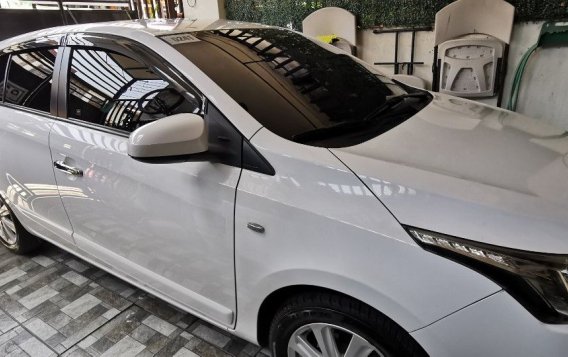 Selling White Toyota Yaris 2016 in Manila-3