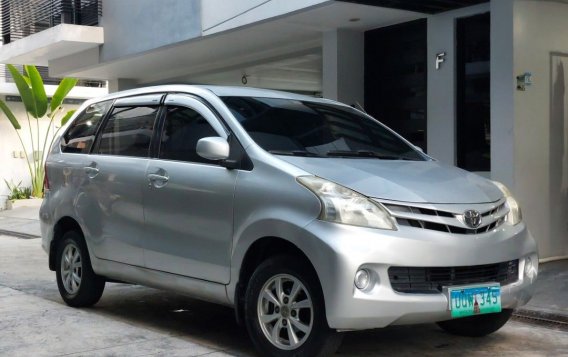 Sell White 2014 Toyota Avanza in Quezon City-1