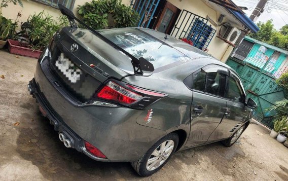 Selling White Toyota Vios 2017 in Quezon City-3