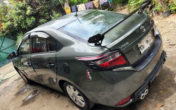 Selling White Toyota Vios 2017 in Quezon City-4