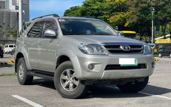 White Toyota Fortuner 2008 for sale in Automatic