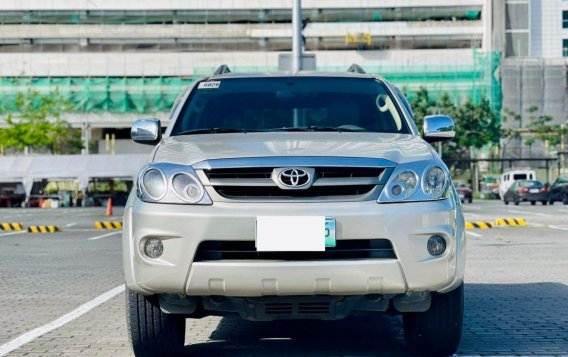 White Toyota Fortuner 2008 for sale in Makati