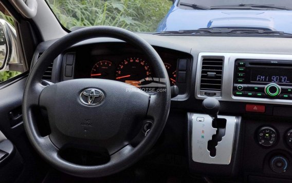 2017 Toyota Hiace in Quezon City, Metro Manila-19