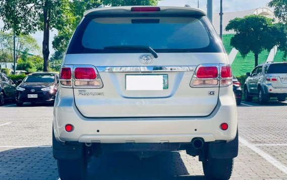 White Toyota Fortuner 2008 for sale in Makati-3