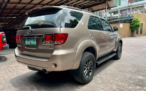 Selling White Toyota Fortuner 2006 in Quezon City-6
