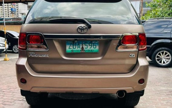 Selling White Toyota Fortuner 2006 in Quezon City-4