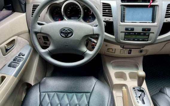 Selling White Toyota Fortuner 2006 in Quezon City-8