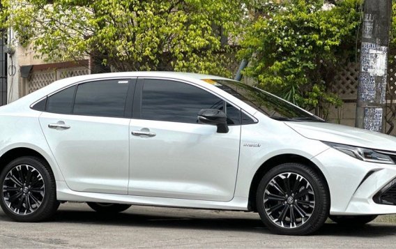 Selling White Toyota Corolla altis 2023 in Las Piñas-2