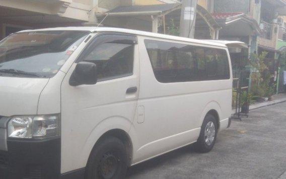Selling White Toyota Hiace 2014 in Makati-1