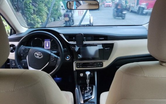 Sell White 2018 Toyota Corolla altis in Quezon City-7