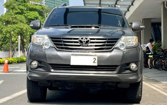 2015 Toyota Fortuner  2.4 V Diesel 4x2 AT in Makati, Metro Manila-11
