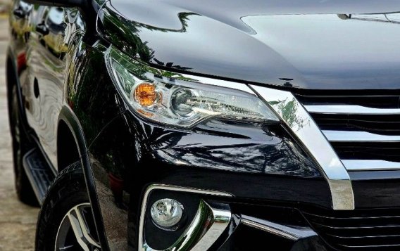 White Toyota Fortuner 2018 for sale in Manila-1