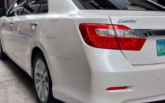 Pearl White Toyota Camry 2013 for sale in Quezon City-1