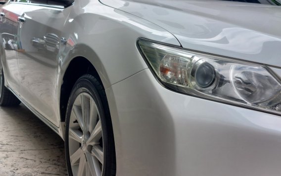 Pearl White Toyota Camry 2013 for sale in Quezon City-2