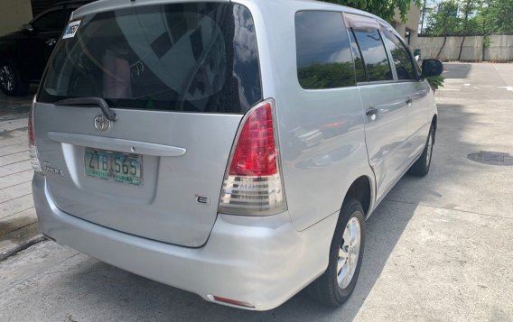White Toyota Innova 2009 for sale in Automatic-2