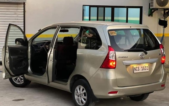 Sell White 2019 Toyota Avanza in Manila-5