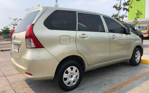 White Toyota Avanza 2014 for sale in Villasis-5