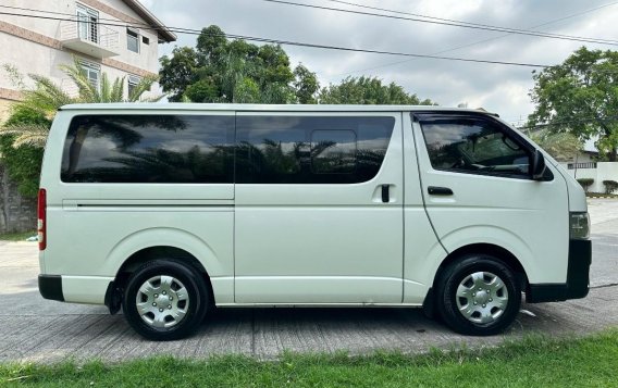 White Toyota Hiace 2020 for sale in Las Piñas-4