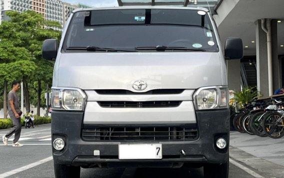 2017 Toyota Hiace  Commuter 3.0 M/T in Makati, Metro Manila-14