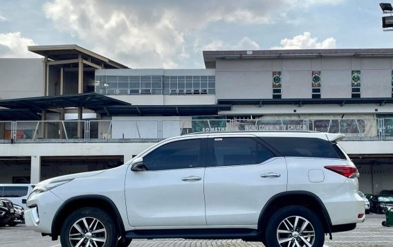 White Toyota Fortuner 2018 for sale in Automatic-6