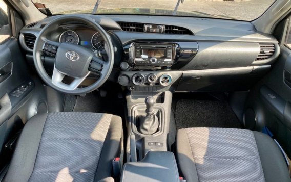White Toyota Hilux 2018 for sale in Manual-5