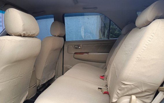 White Toyota Fortuner 2010 for sale in Manila-5