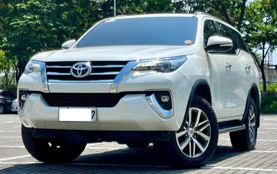 White Toyota Fortuner 2002 for sale in Makati-9