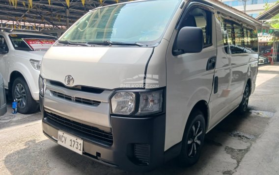 2017 Toyota Hiace in Pasay, Metro Manila-16
