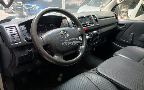 2017 Toyota Hiace in Pasay, Metro Manila-9
