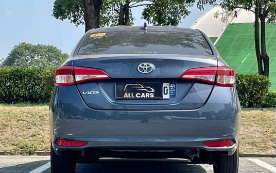 Selling White Toyota Vios 2022 in Makati-3