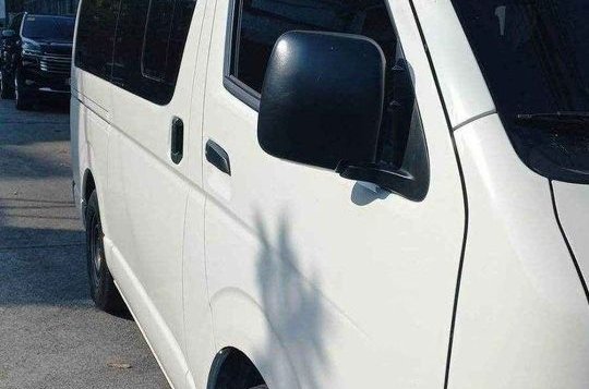 Selling White Toyota Hiace 2022 in Caloocan-1