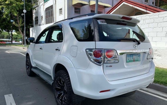 White Toyota Fortuner 2012 for sale in Pasig-3