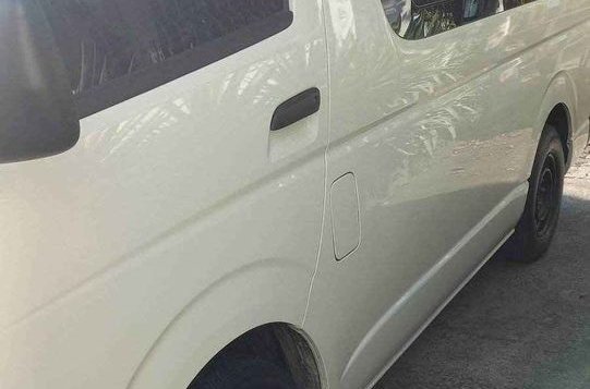 Selling White Toyota Hiace 2022 in Caloocan-4