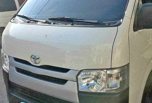 Selling White Toyota Hiace 2022 in Caloocan