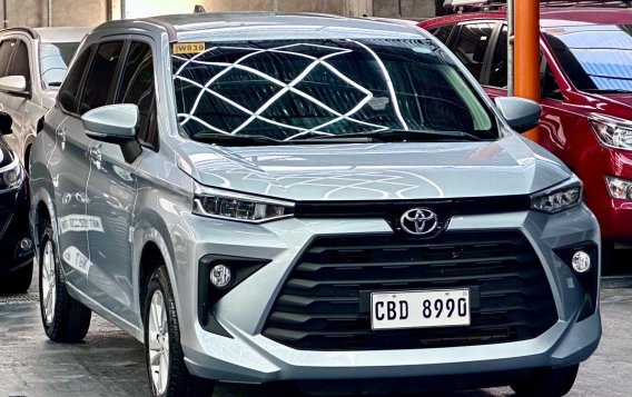 Selling White Toyota Avanza 2022 in Parañaque