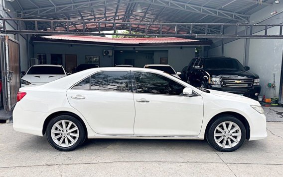 Sell Pearl White 2013 Toyota Camry in Bacoor-3