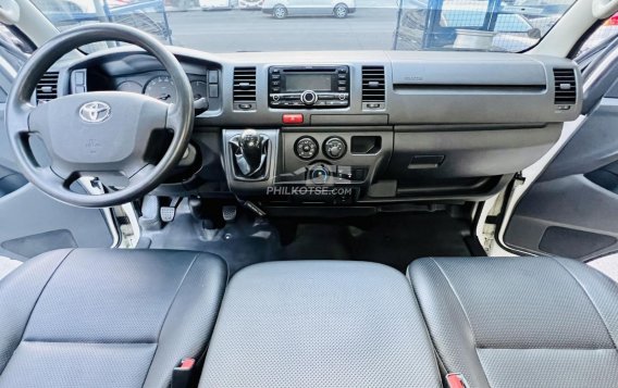 2019 Toyota Hiace  Commuter 3.0 M/T in Las Piñas, Metro Manila-11