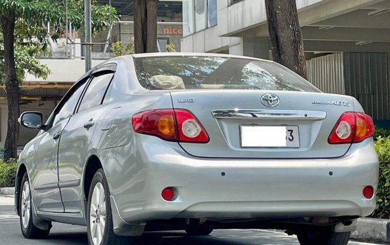Silver Toyota Corolla 2010 for sale in Automatic-3