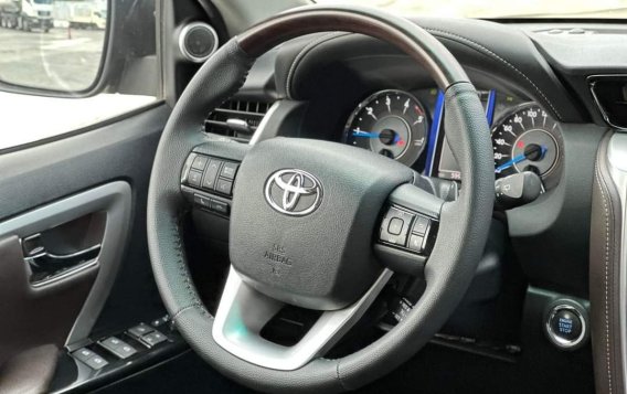 White Toyota Fortuner 2016 for sale in Manila-5