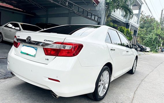 Sell Pearl White 2013 Toyota Camry in Bacoor-4