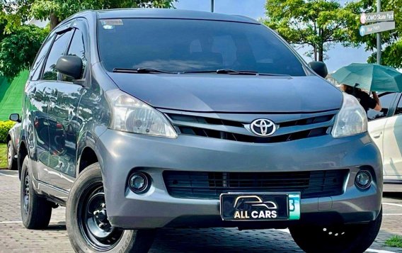White Toyota Avanza 2014 for sale in Makati-2