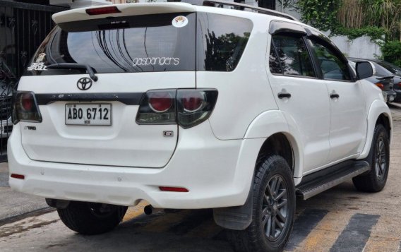 Selling White Toyota Fortuner 2015 in Manila-3