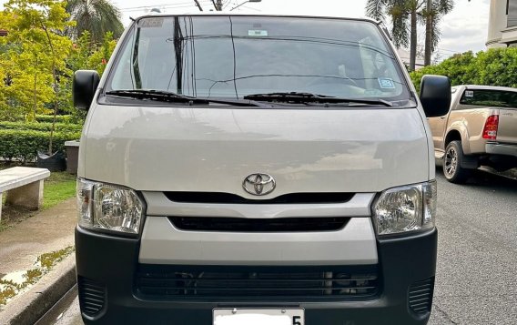 Sell White 2017 Toyota Hiace in Pasig-4