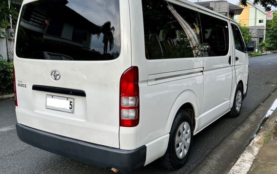 Sell White 2017 Toyota Hiace in Pasig-9