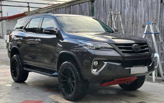 2018 Toyota Fortuner  2.4 V Diesel 4x2 AT in Manila, Metro Manila-8