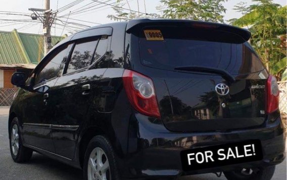 Selling White Toyota Wigo 2017 in Manila-5