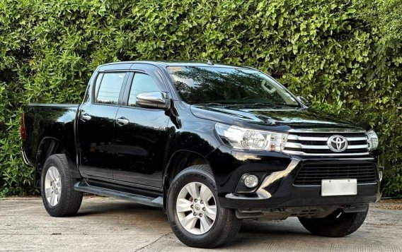 White Toyota Hilux 2018 for sale in Automatic