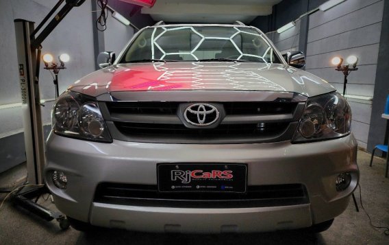 White Toyota Fortuner 2008 for sale in Automatic